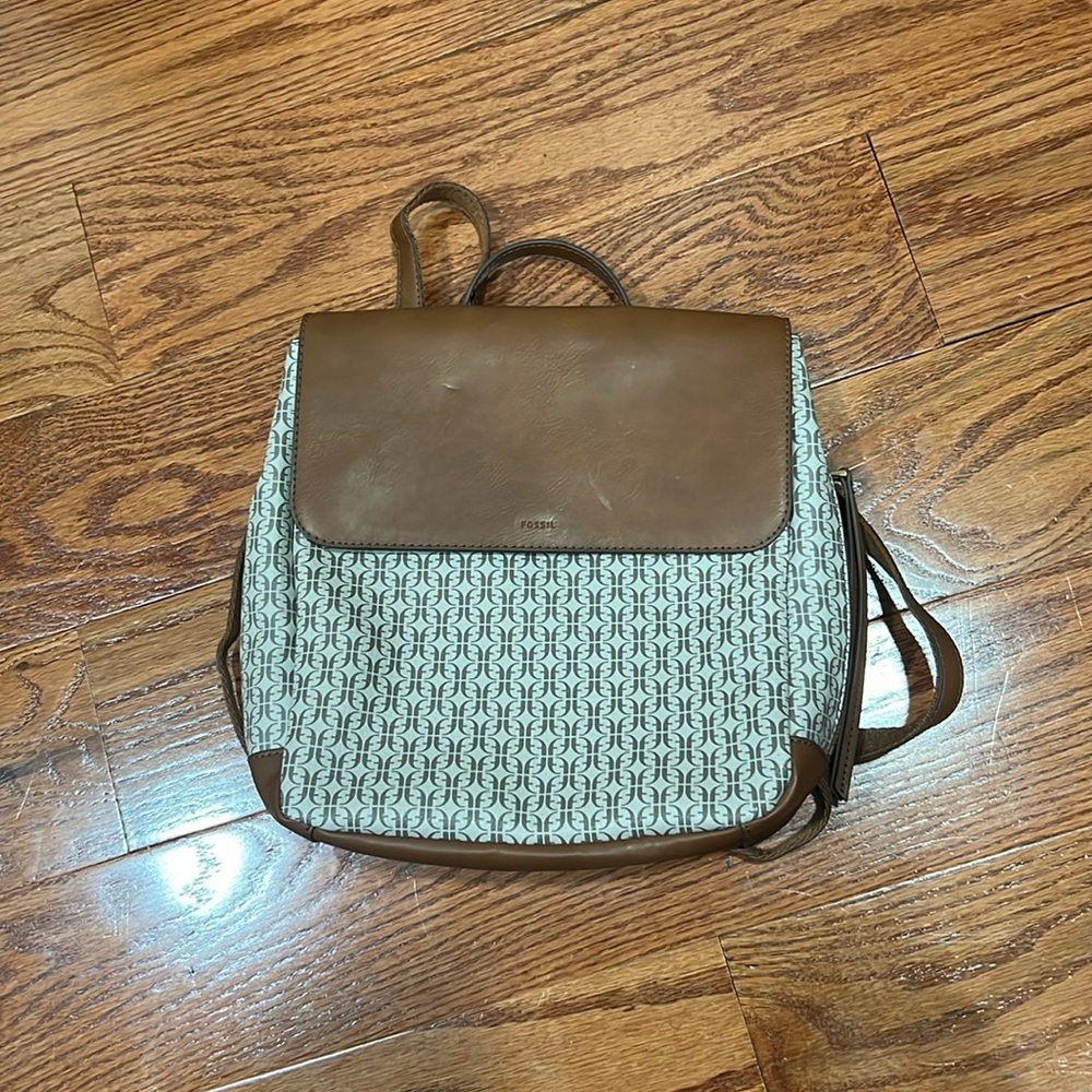 FOSSIL | womens medium brown/cream signature monogram flap backpack purse .